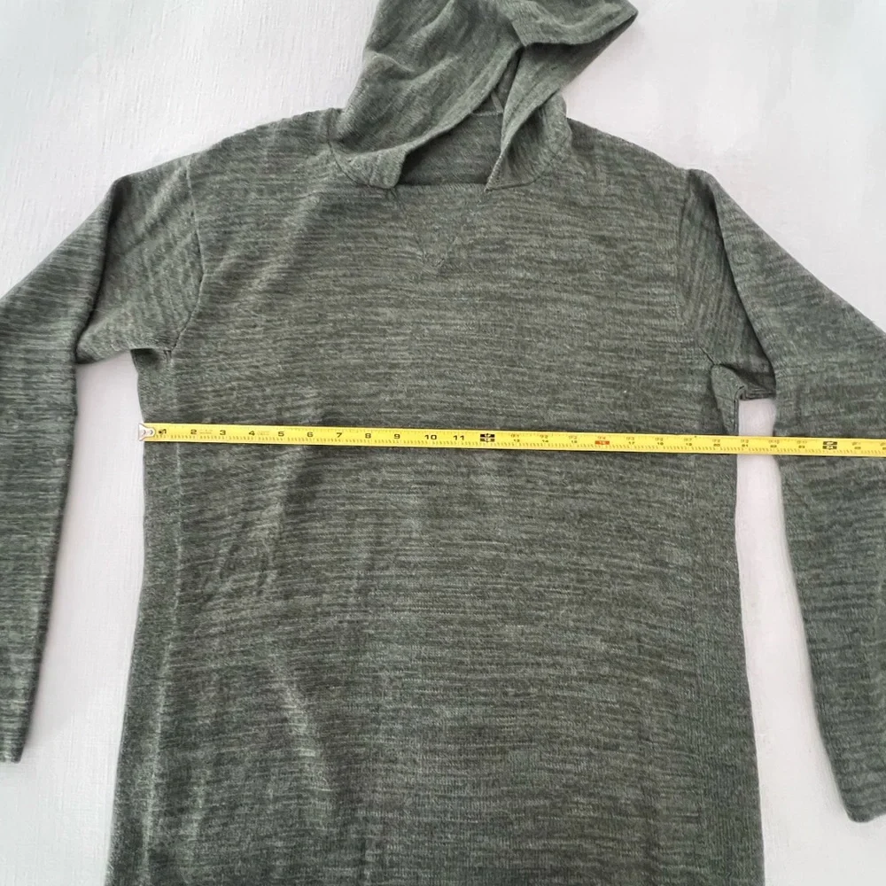 PAKA - Men's Green Hooded Sweater - Picture 6 of 9